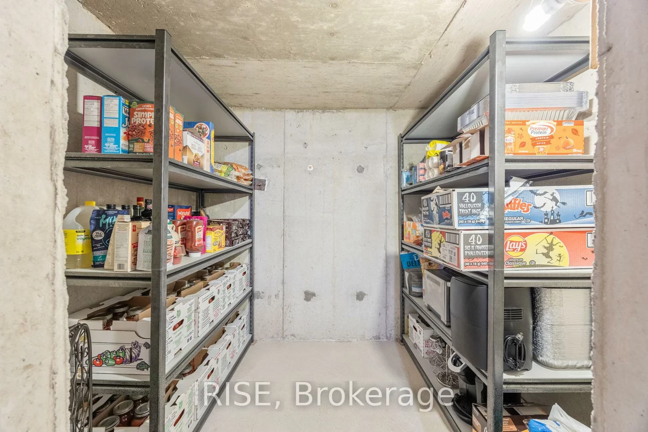 855, Knotty Pine, Meadowvale Village, Mississauga