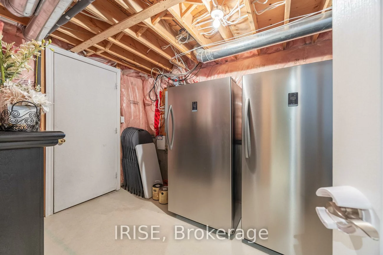 855, Knotty Pine, Meadowvale Village, Mississauga