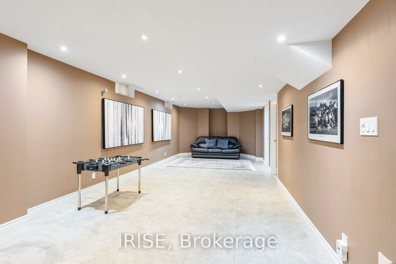 855, Knotty Pine, Meadowvale Village, Mississauga