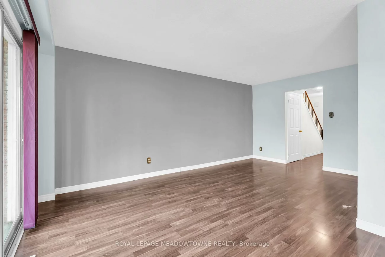 7734, Benavon, Malton, Mississauga