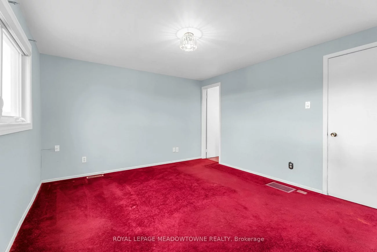 7734, Benavon, Malton, Mississauga