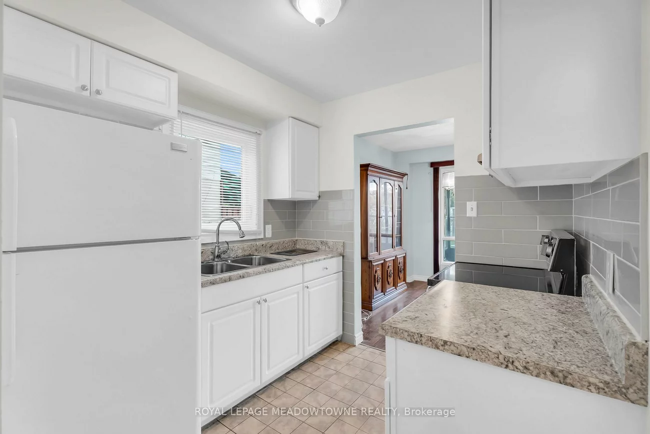 7734, Benavon, Malton, Mississauga