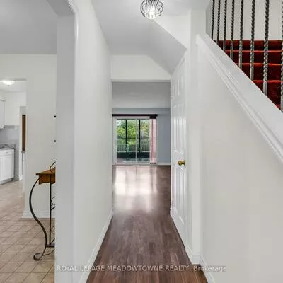7734, Benavon, Malton, Mississauga