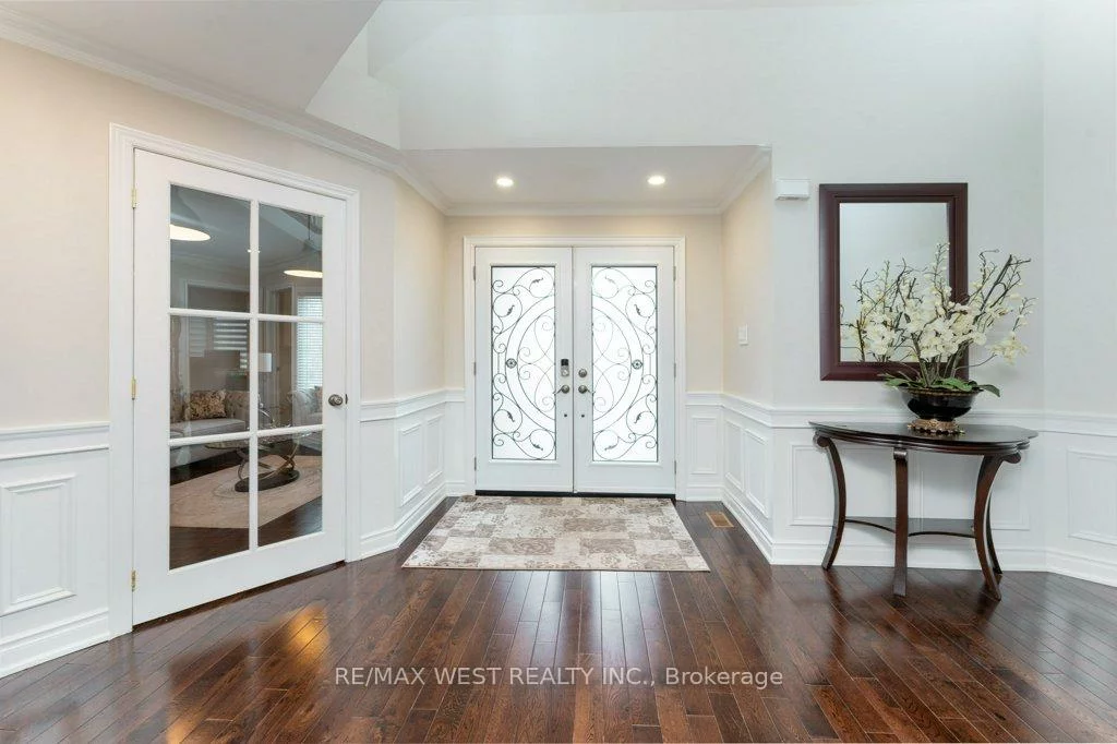 1806, Sevenoaks, Sheridan, Mississauga