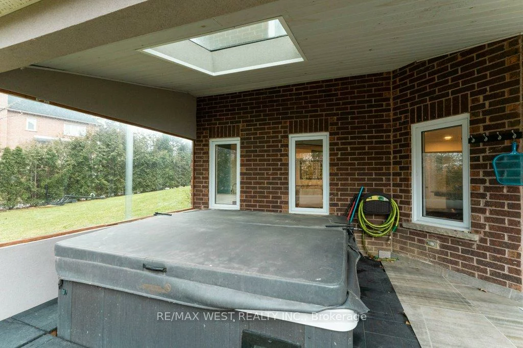 1806, Sevenoaks, Sheridan, Mississauga