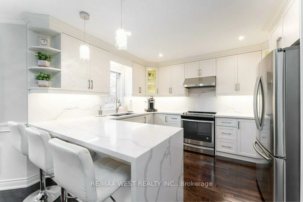 1806, Sevenoaks, Sheridan, Mississauga