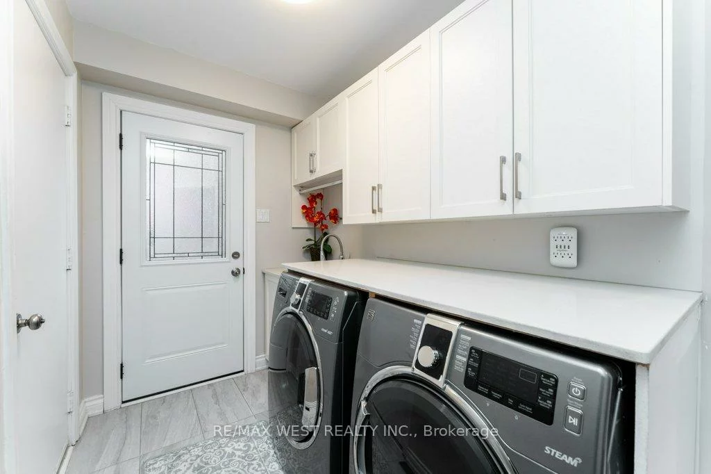 1806, Sevenoaks, Sheridan, Mississauga