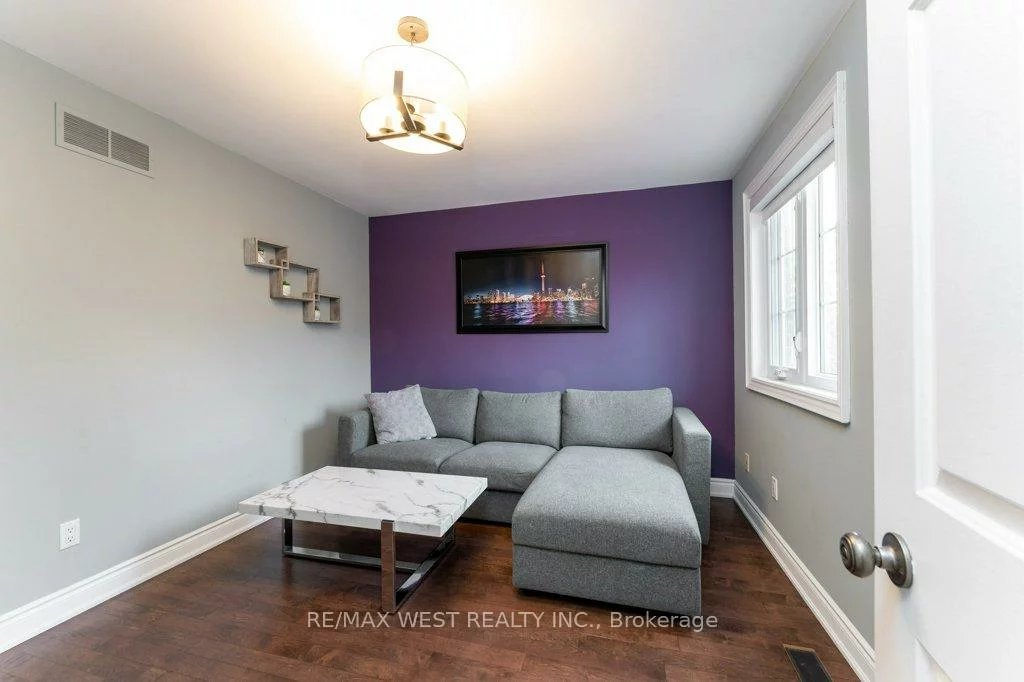 1806, Sevenoaks, Sheridan, Mississauga