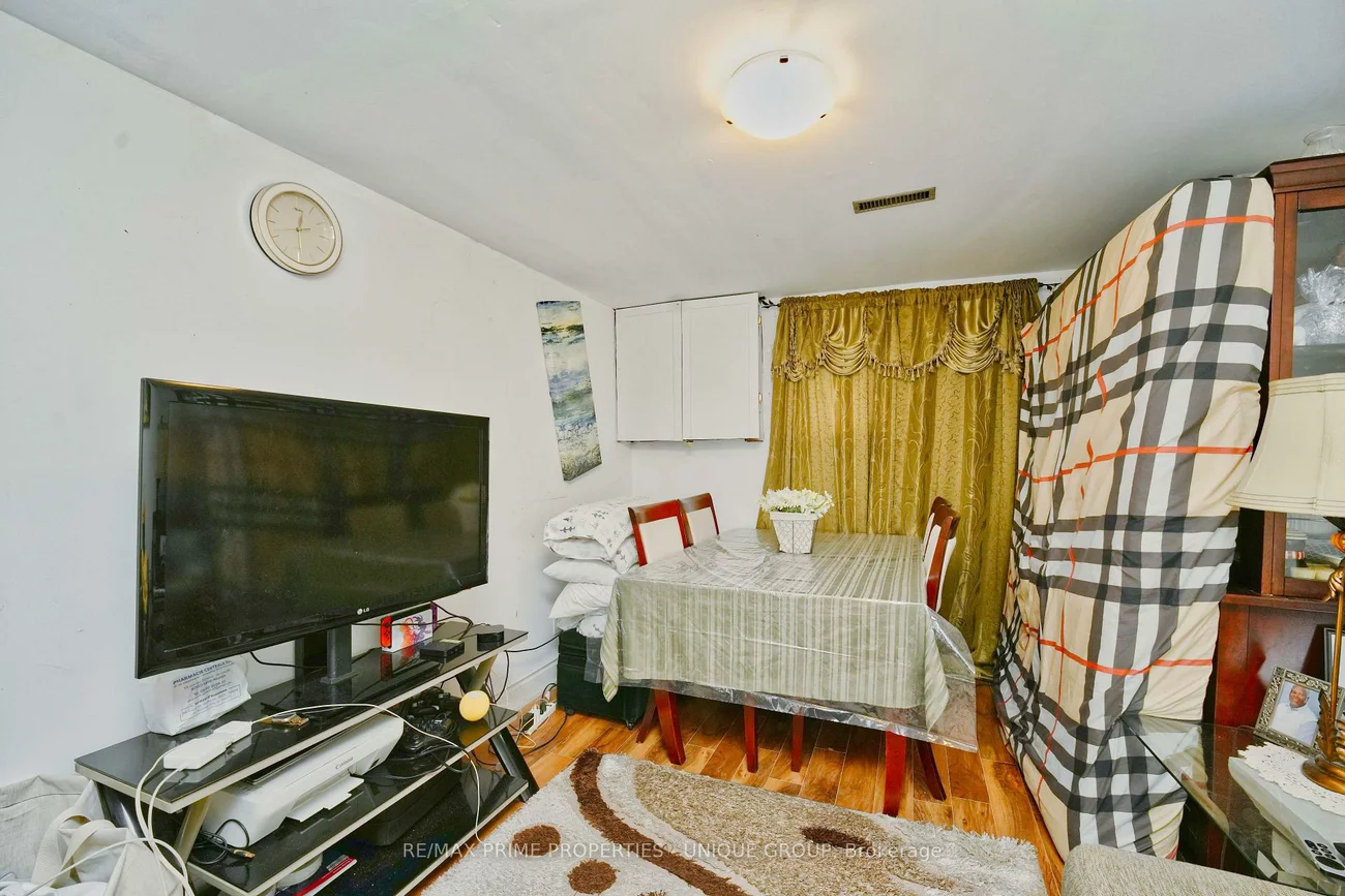 7001, Chigwel, Malton, Mississauga