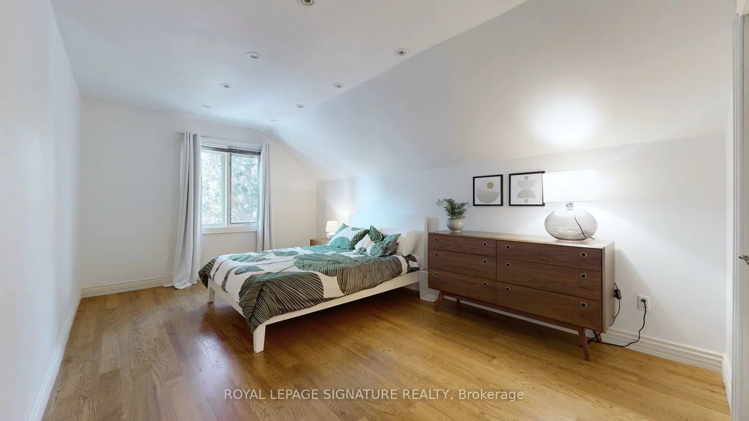 4086, Summit, Erin Mills, Mississauga