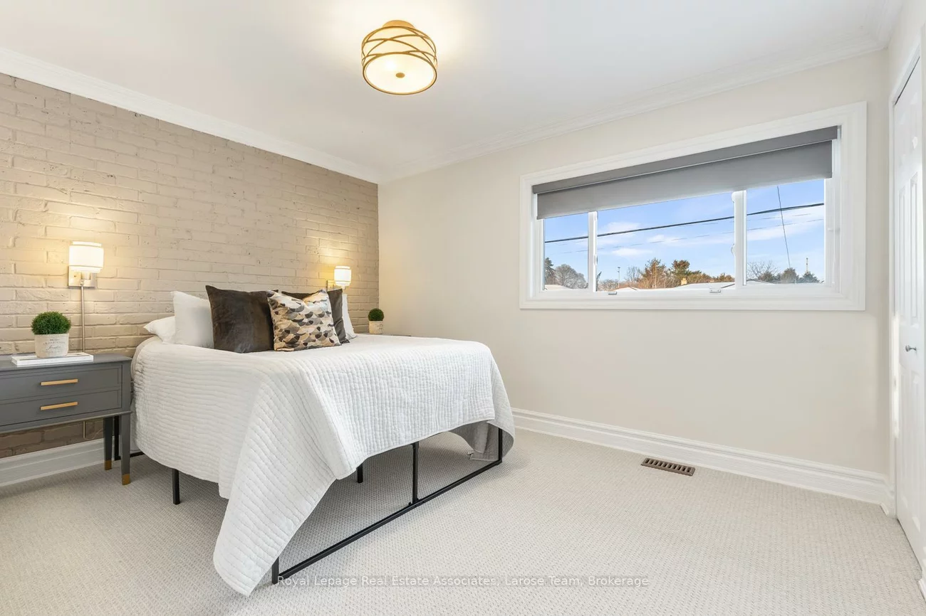 2176, Florian, Cooksville, Mississauga