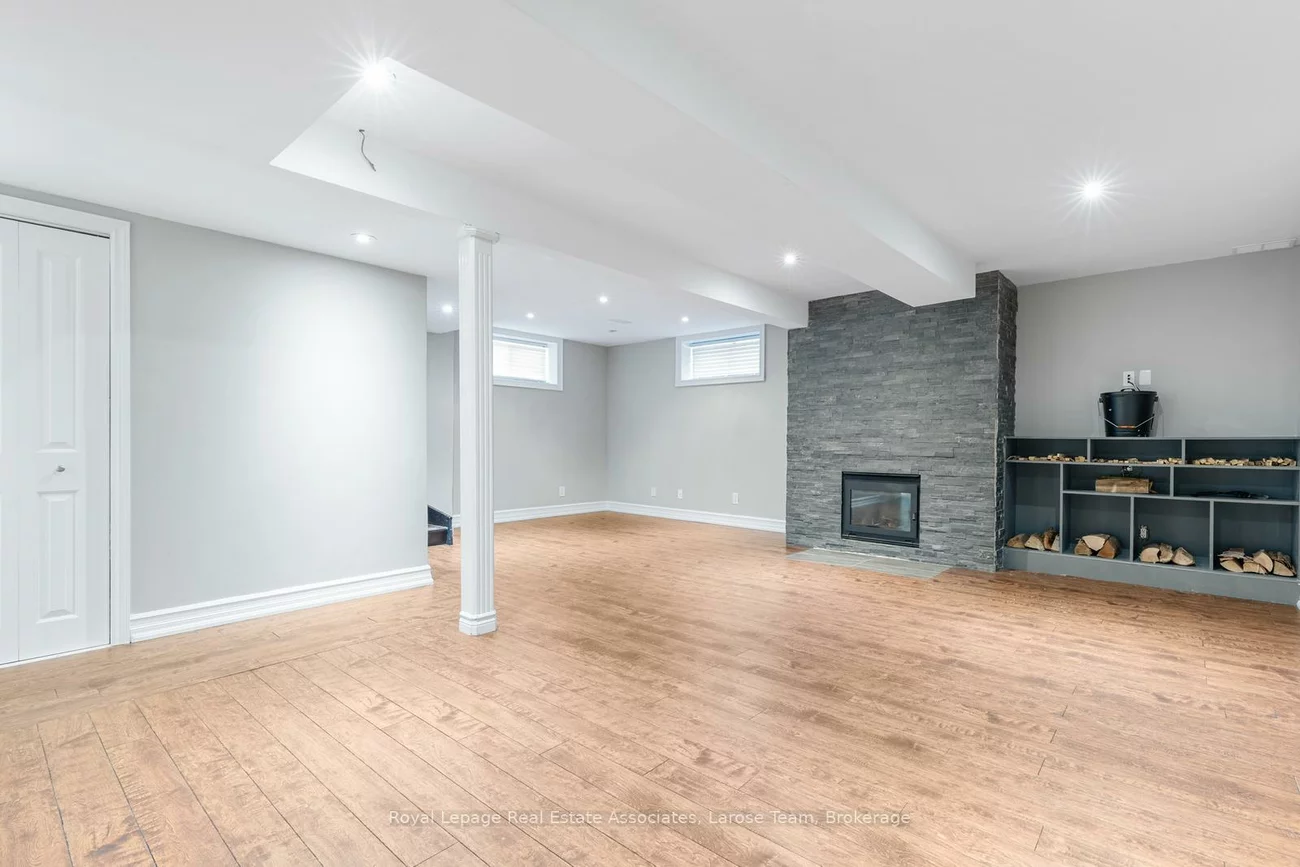 2176, Florian, Cooksville, Mississauga