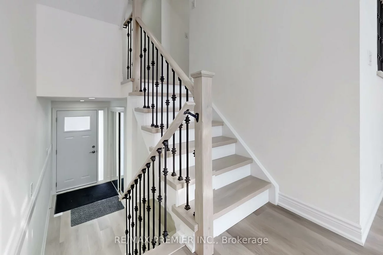 3348, Burdock, Mississauga Valleys, Mississauga