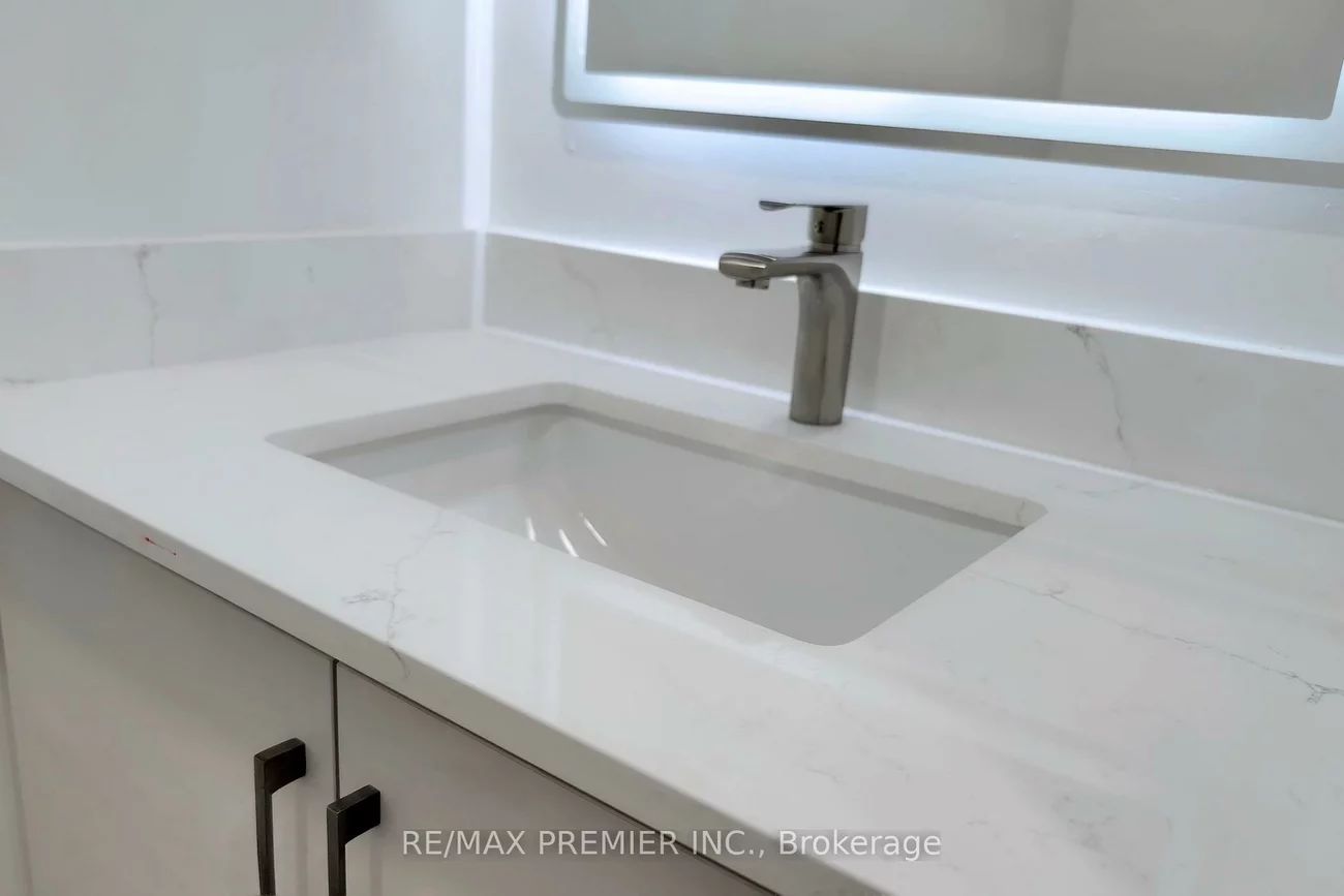 3348, Burdock, Mississauga Valleys, Mississauga