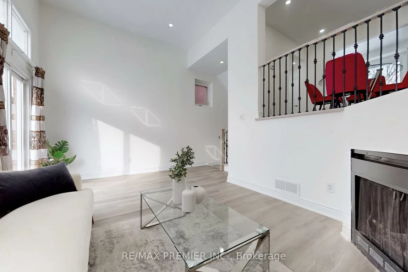 3348, Burdock, Mississauga Valleys, Mississauga