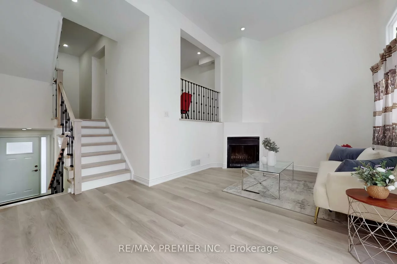 3348, Burdock, Mississauga Valleys, Mississauga