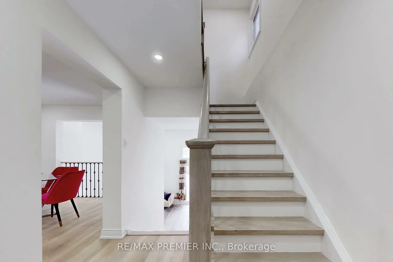 3348, Burdock, Mississauga Valleys, Mississauga