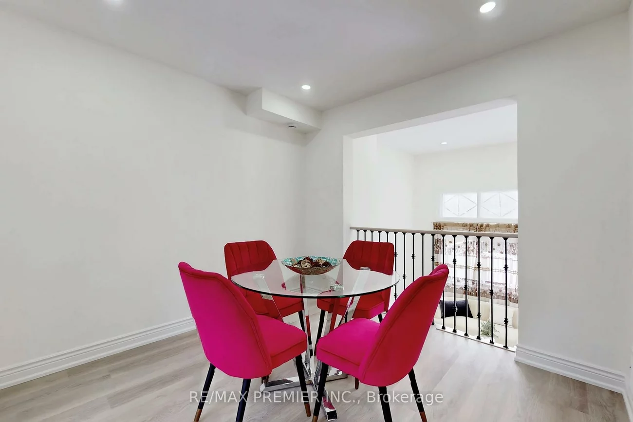 3348, Burdock, Mississauga Valleys, Mississauga