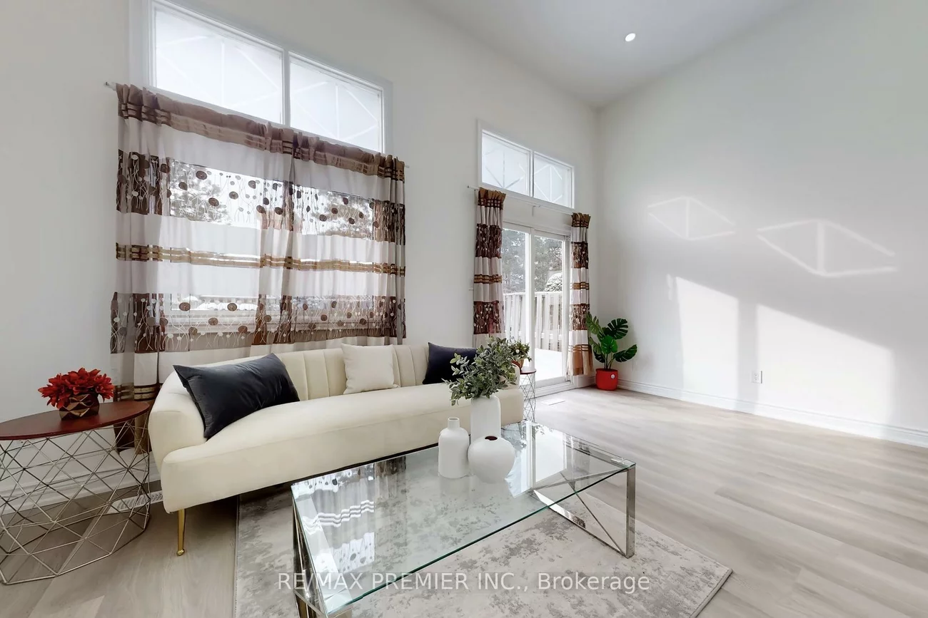 3348, Burdock, Mississauga Valleys, Mississauga