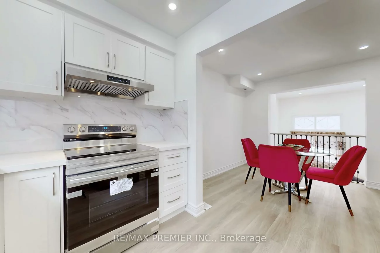 3348, Burdock, Mississauga Valleys, Mississauga