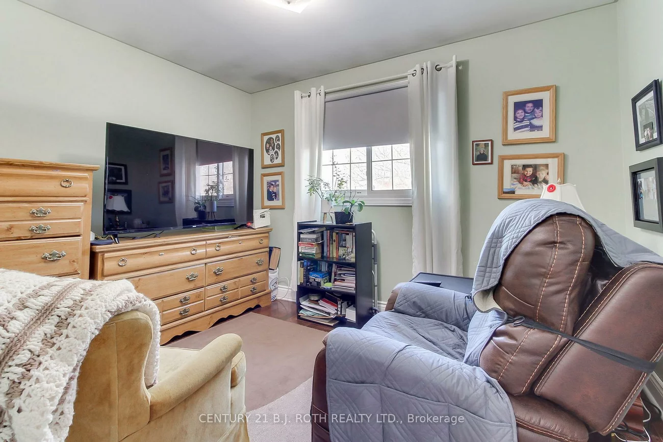 323, Hillside, Streetsville, Mississauga