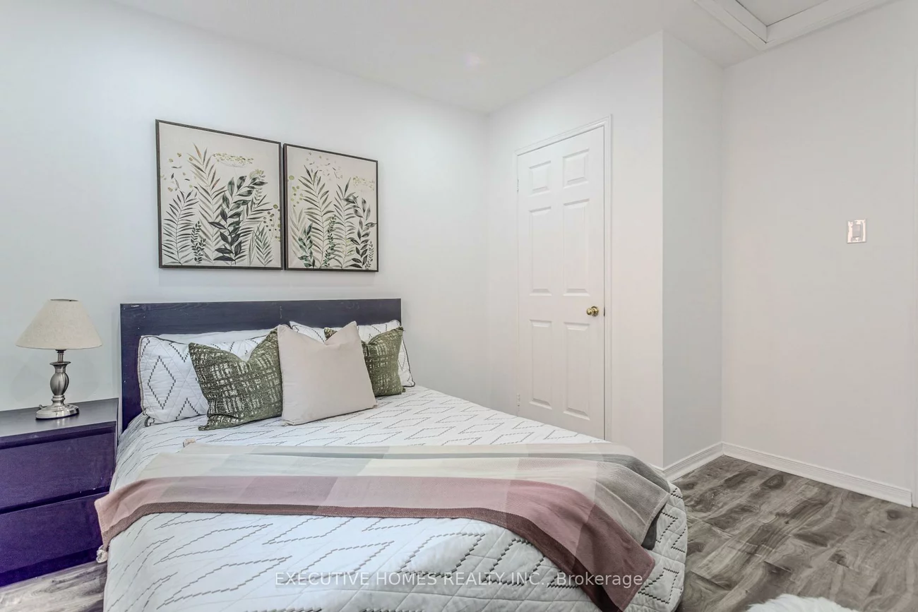 1192, Dream Crest, East Credit, Mississauga