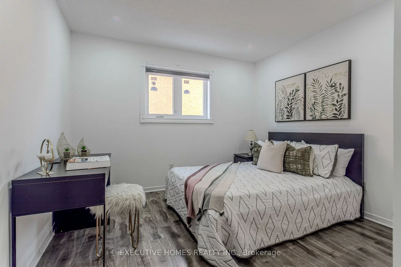 1192, Dream Crest, East Credit, Mississauga