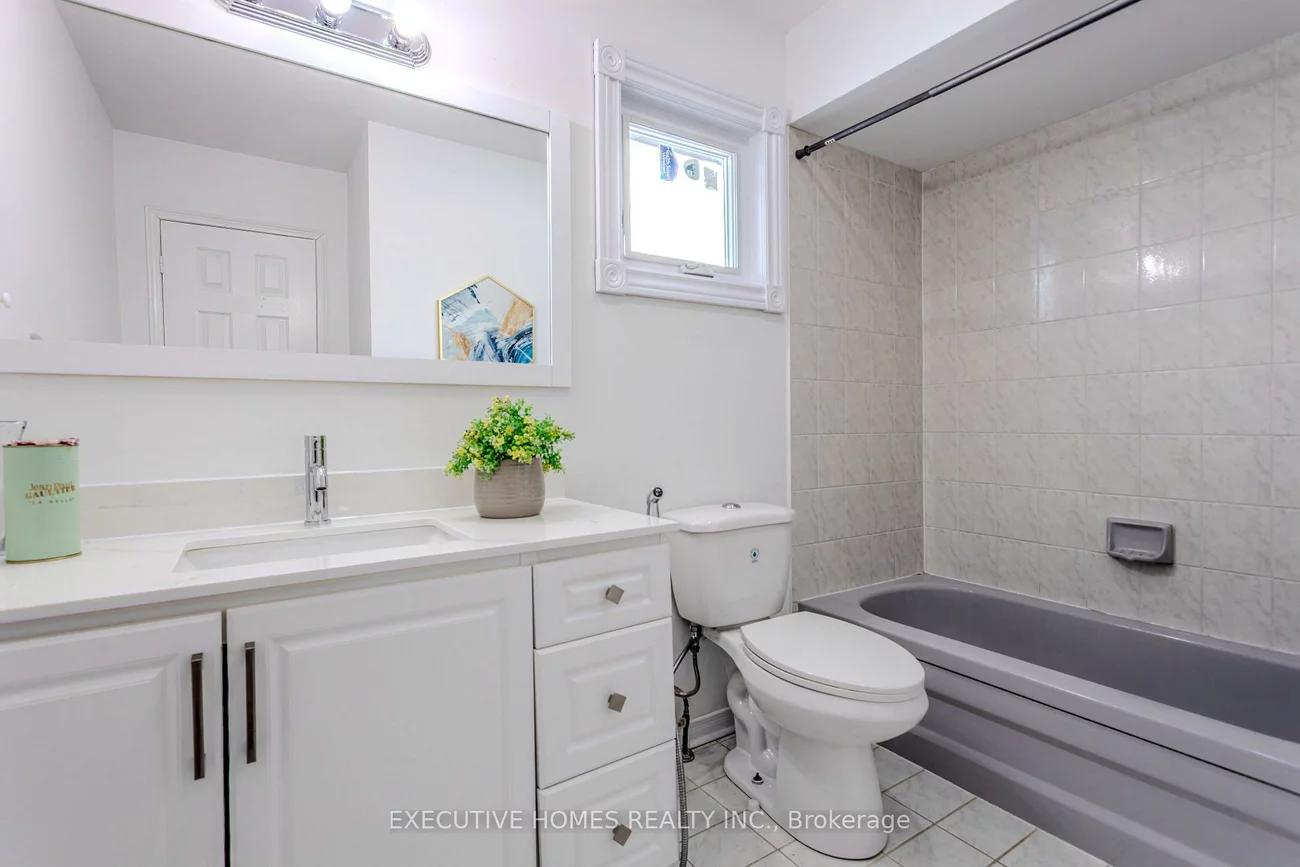 1192, Dream Crest, East Credit, Mississauga