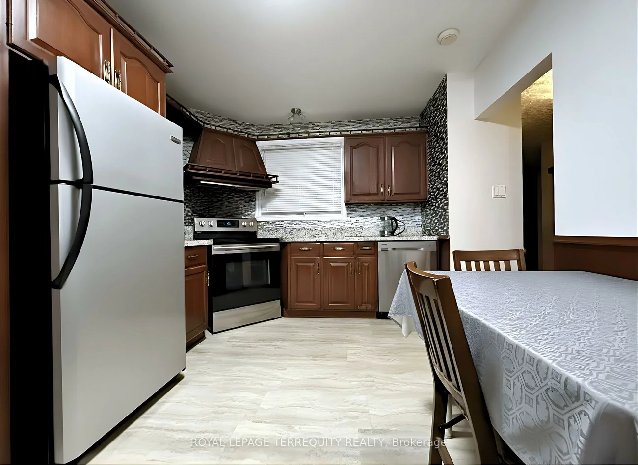 1704, Oberon, Applewood, Mississauga