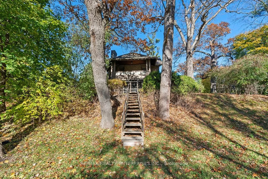 1520, Pinetree, Mineola, Mississauga