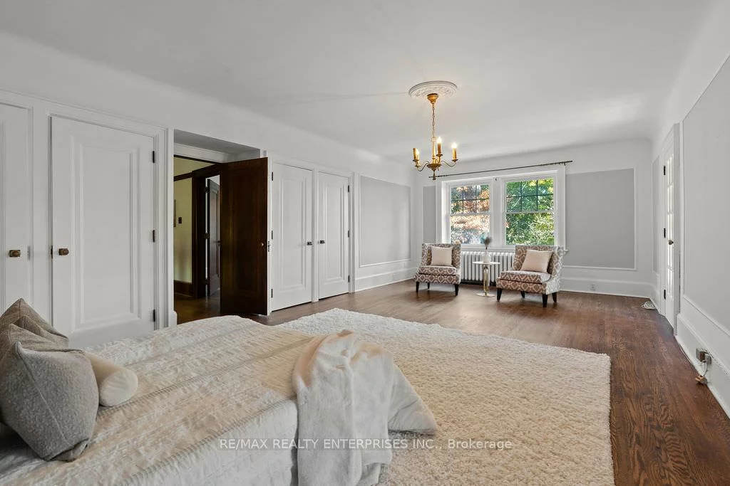 1520, Pinetree, Mineola, Mississauga