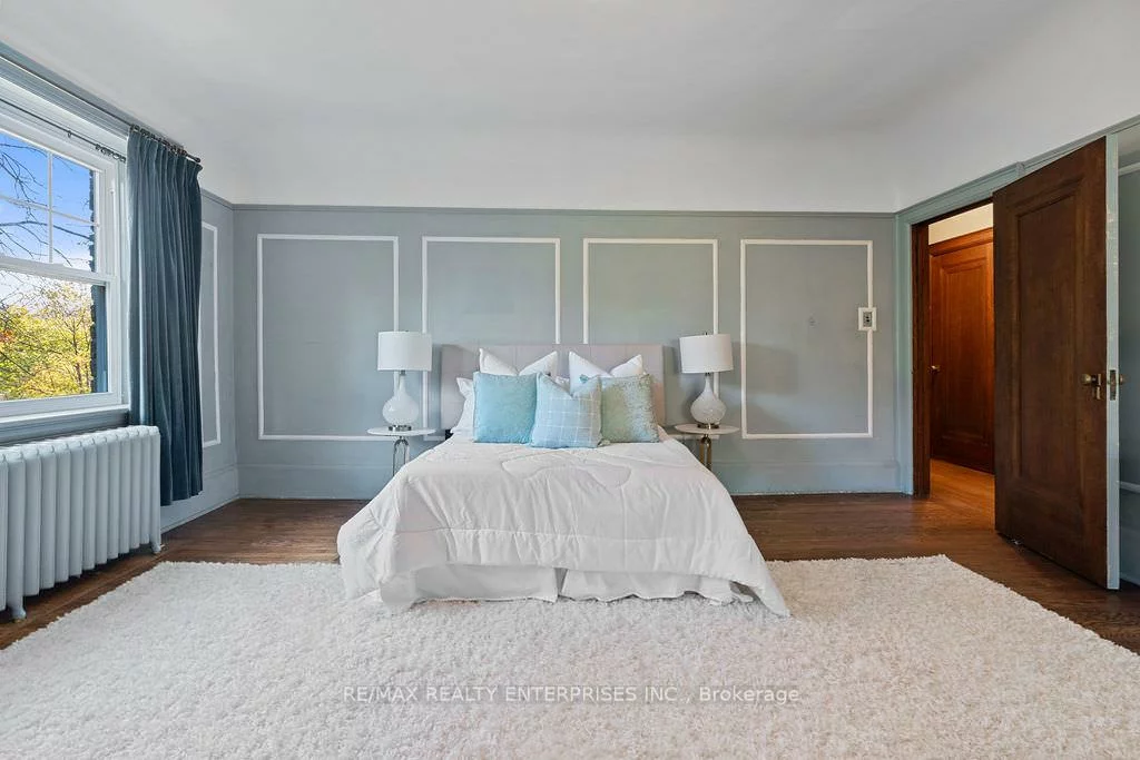 1520, Pinetree, Mineola, Mississauga