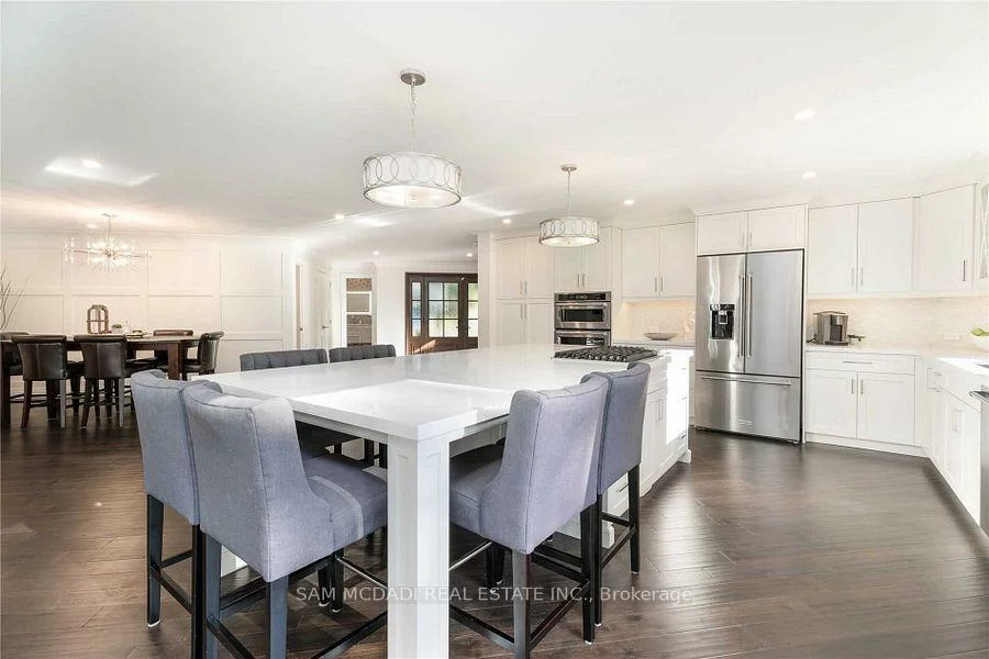 2064, Almira, Sheridan, Mississauga