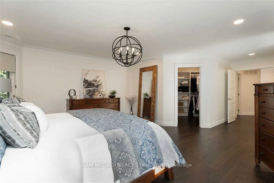 2064, Almira, Sheridan, Mississauga