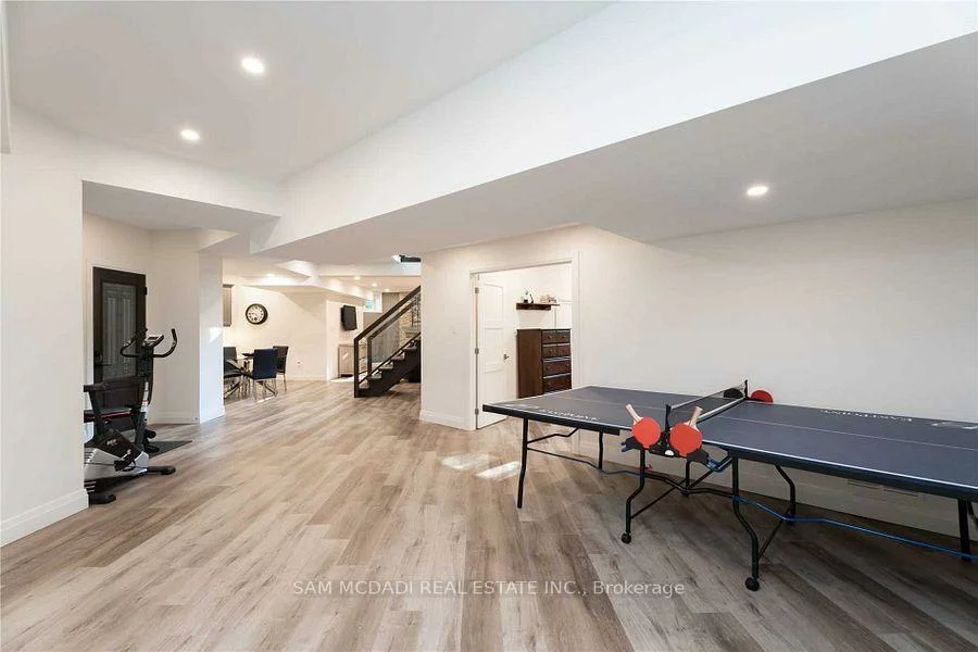 2064, Almira, Sheridan, Mississauga