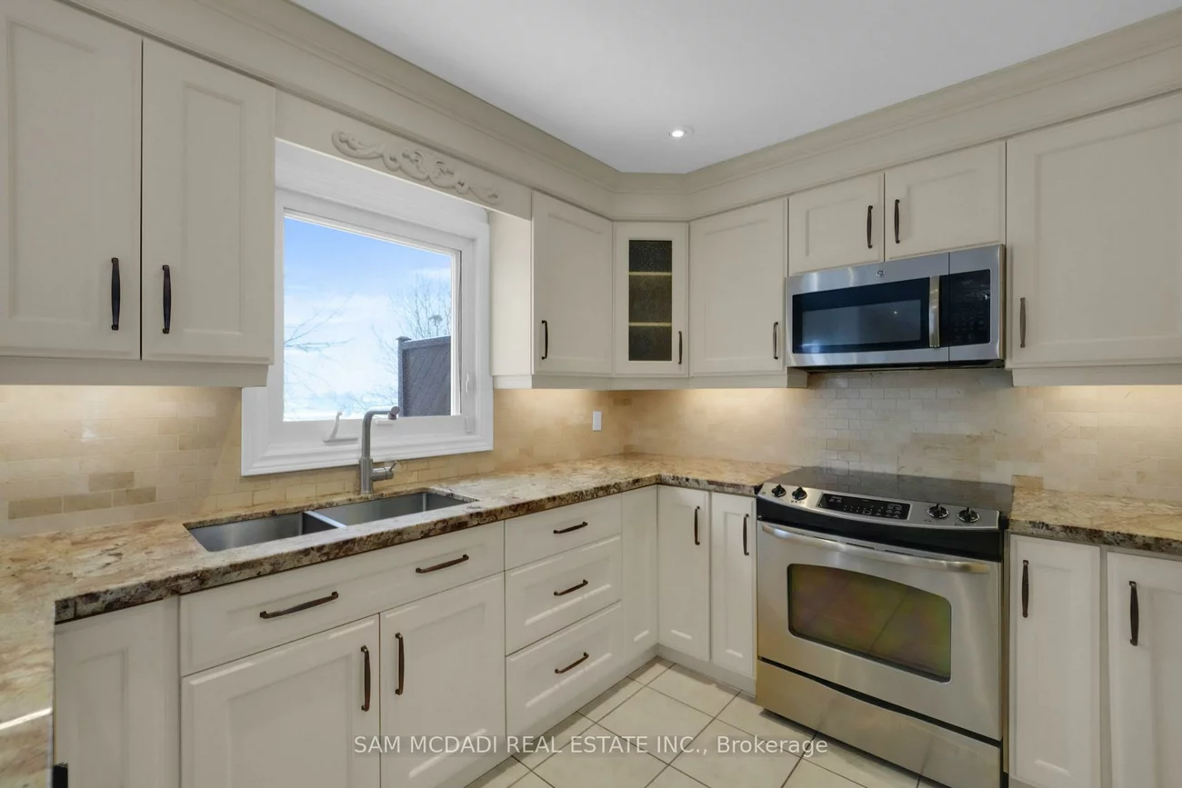 5275, Thornwood, Hurontario, Mississauga