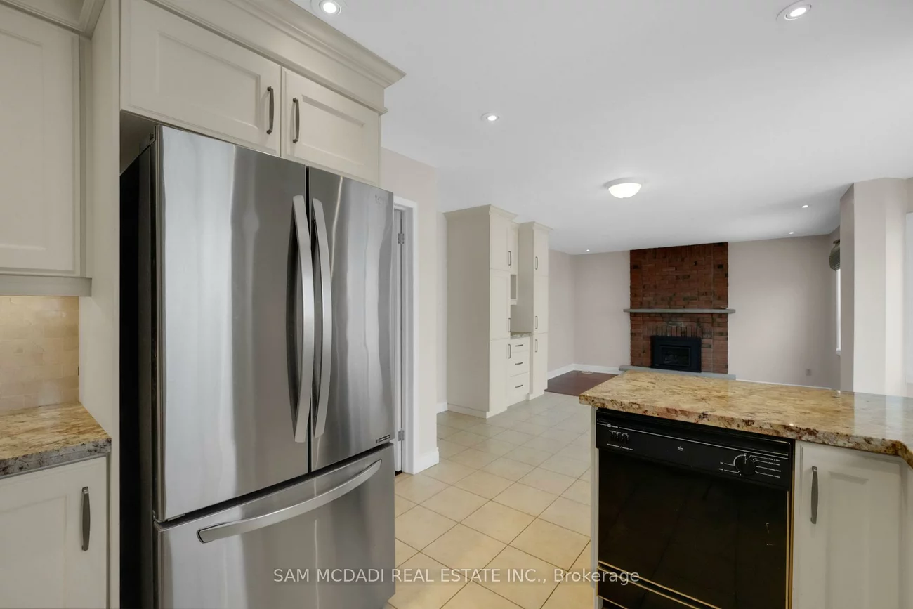 5275, Thornwood, Hurontario, Mississauga