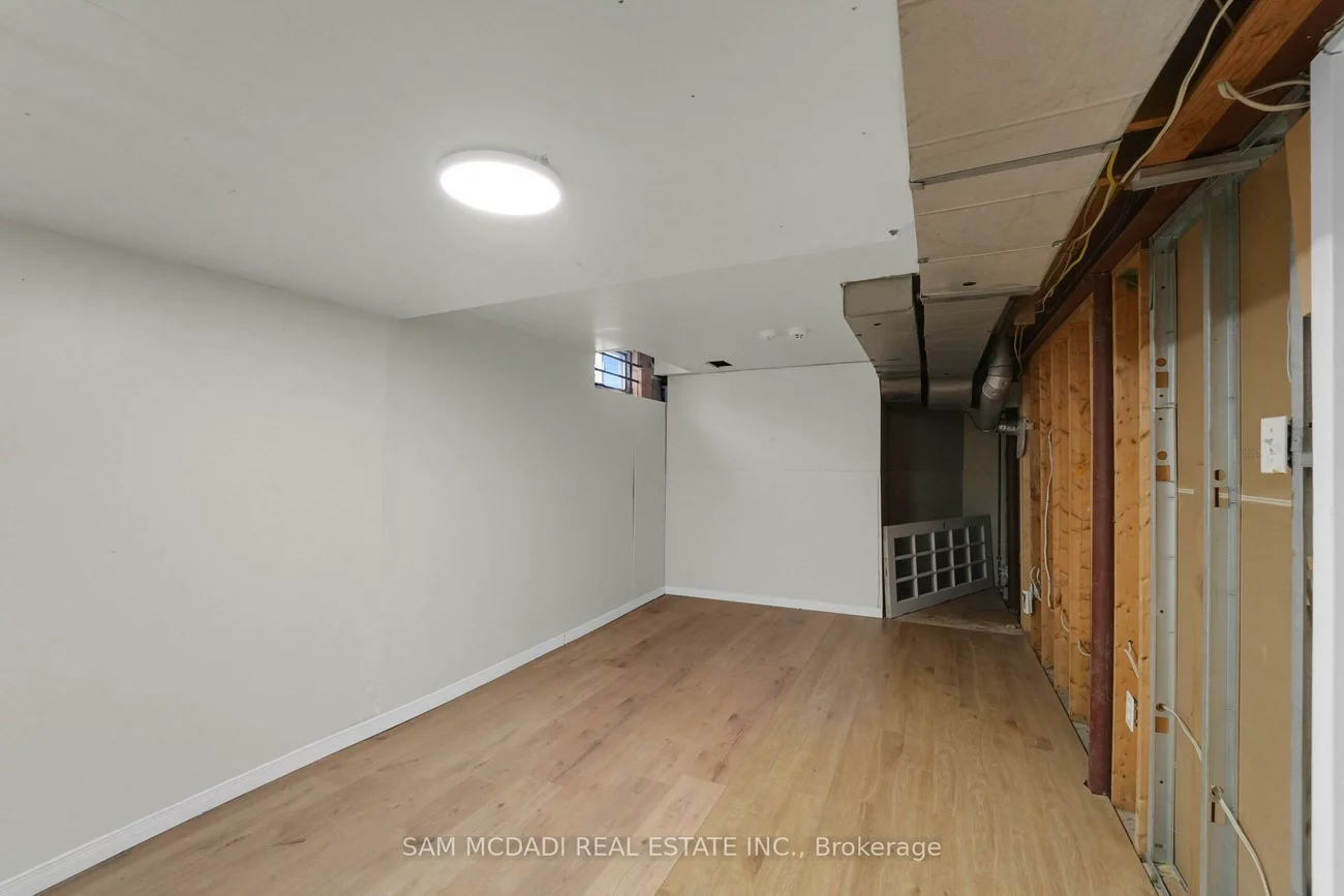 5275, Thornwood, Hurontario, Mississauga