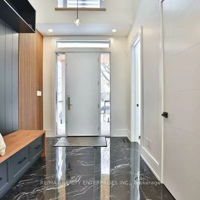 1438, Garnet, Mineola, Mississauga