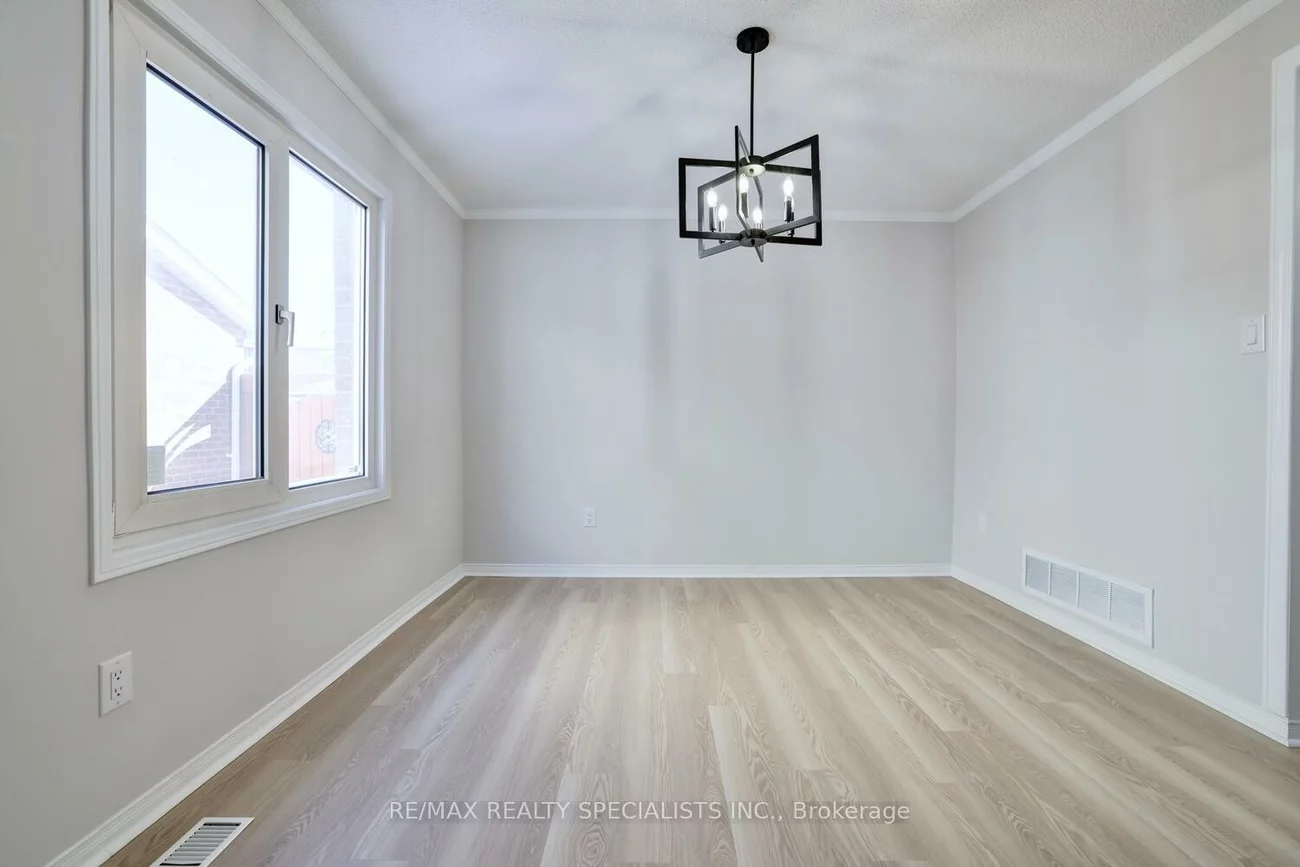 3394, Chartrand, Erin Mills, Mississauga