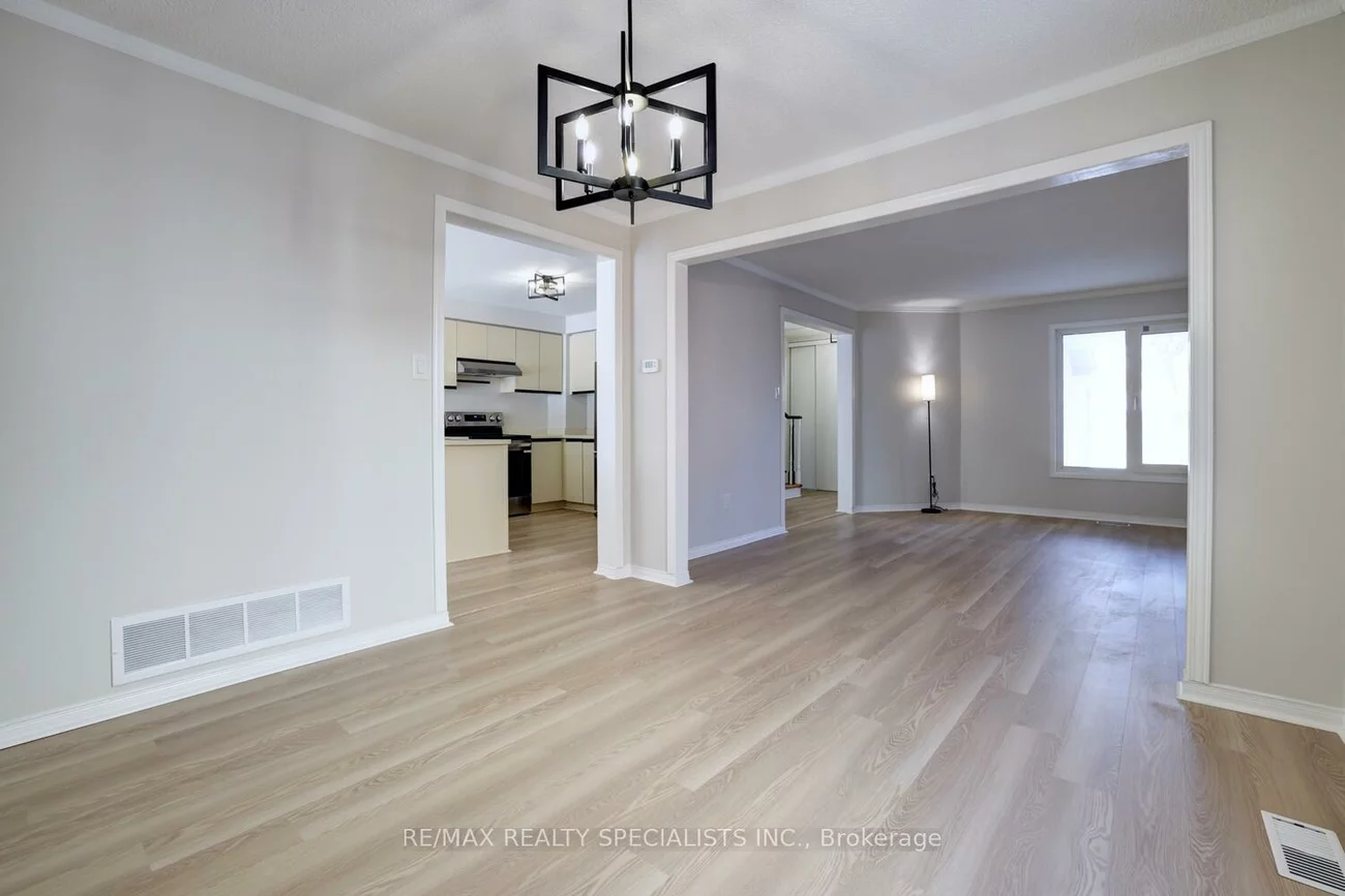 3394, Chartrand, Erin Mills, Mississauga