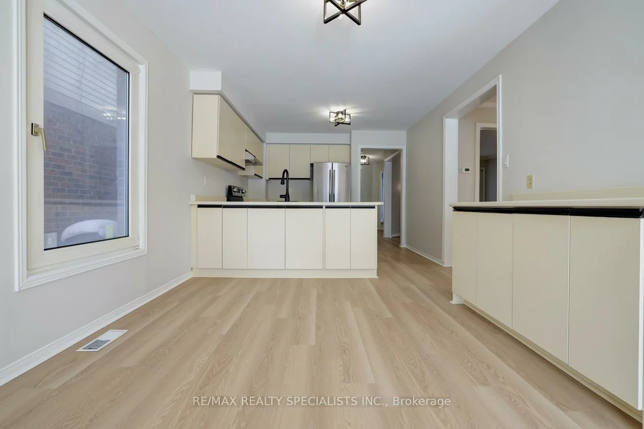 3394, Chartrand, Erin Mills, Mississauga