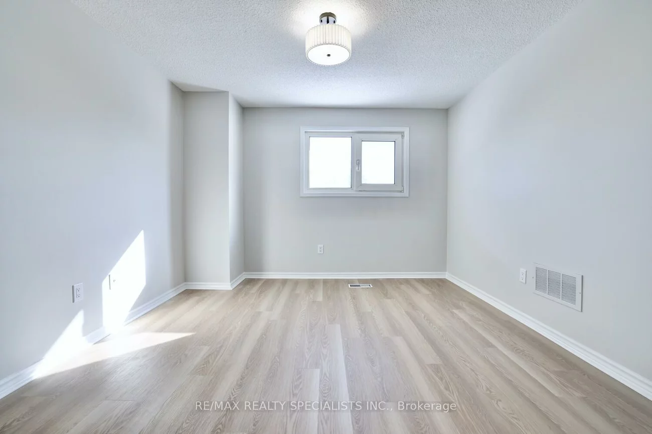 3394, Chartrand, Erin Mills, Mississauga