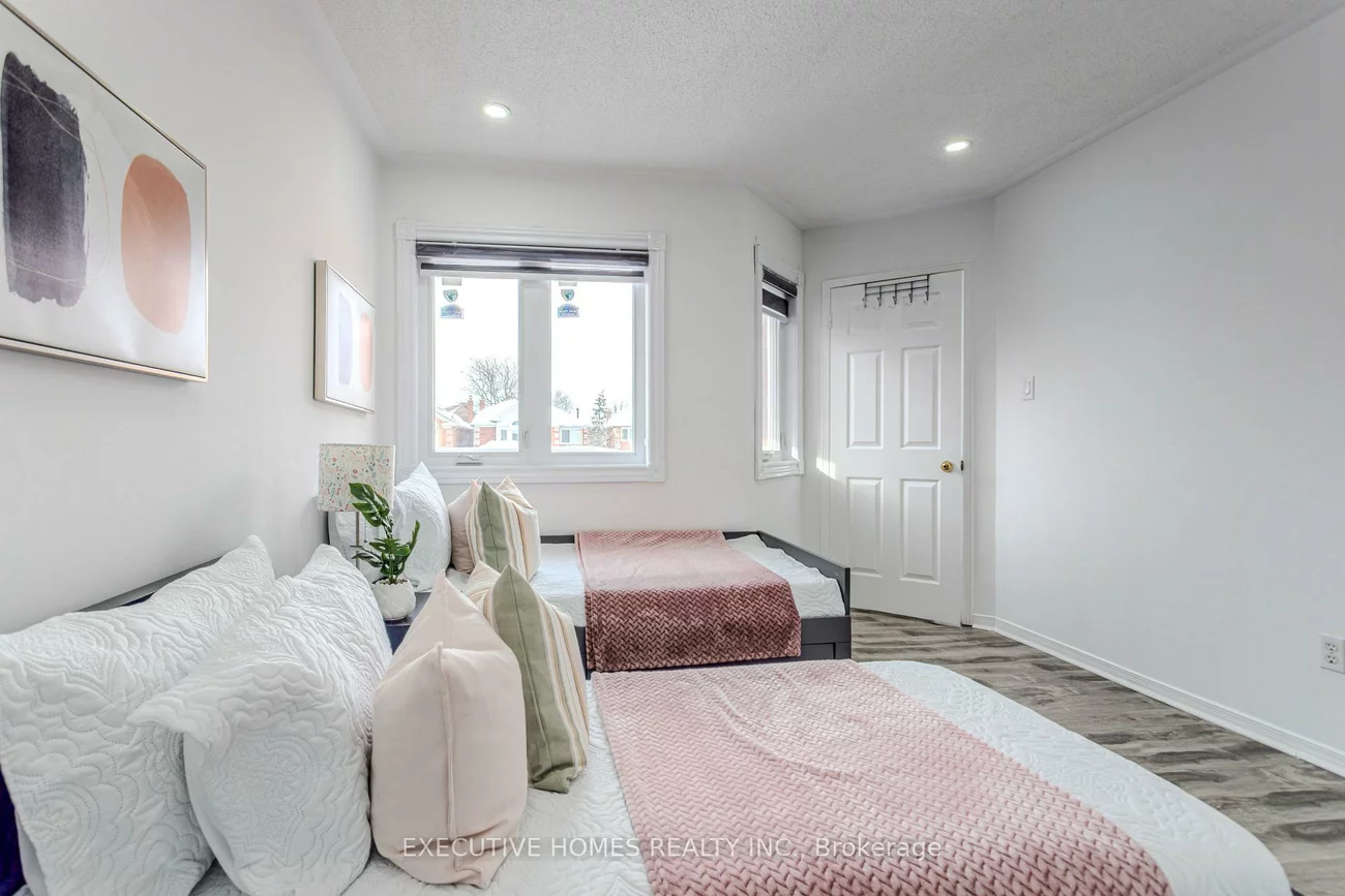 1192, Dream Crest, East Credit, Mississauga