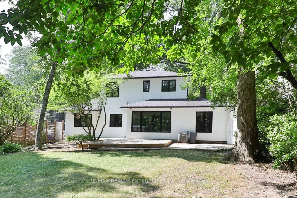 1389, Milton, Mineola, Mississauga