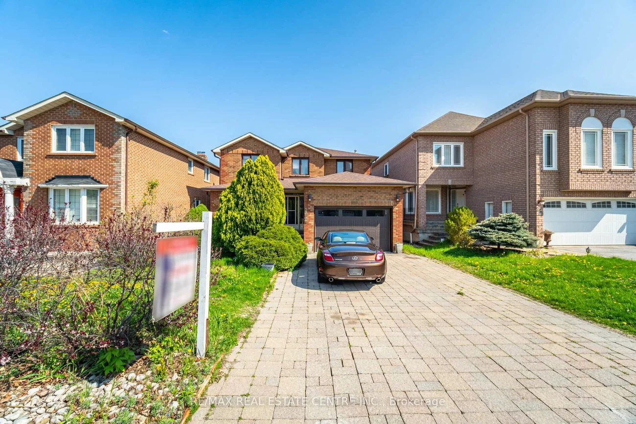 262, Boxmoor, Fairview, Mississauga