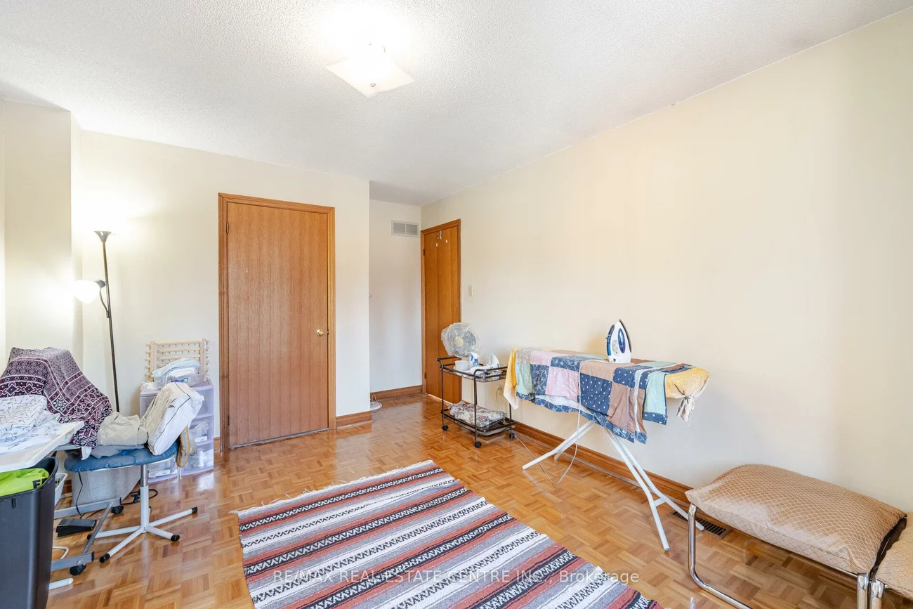 262, Boxmoor, Fairview, Mississauga