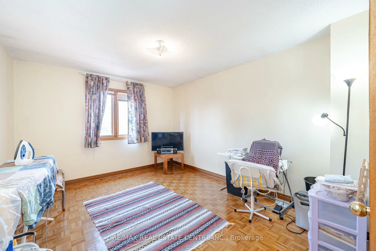 262, Boxmoor, Fairview, Mississauga