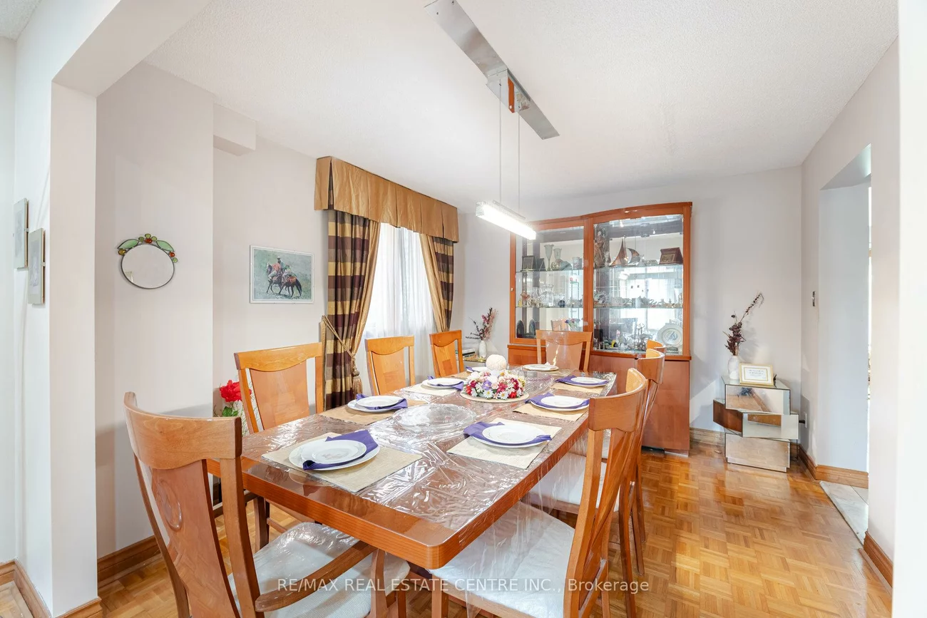 262, Boxmoor, Fairview, Mississauga