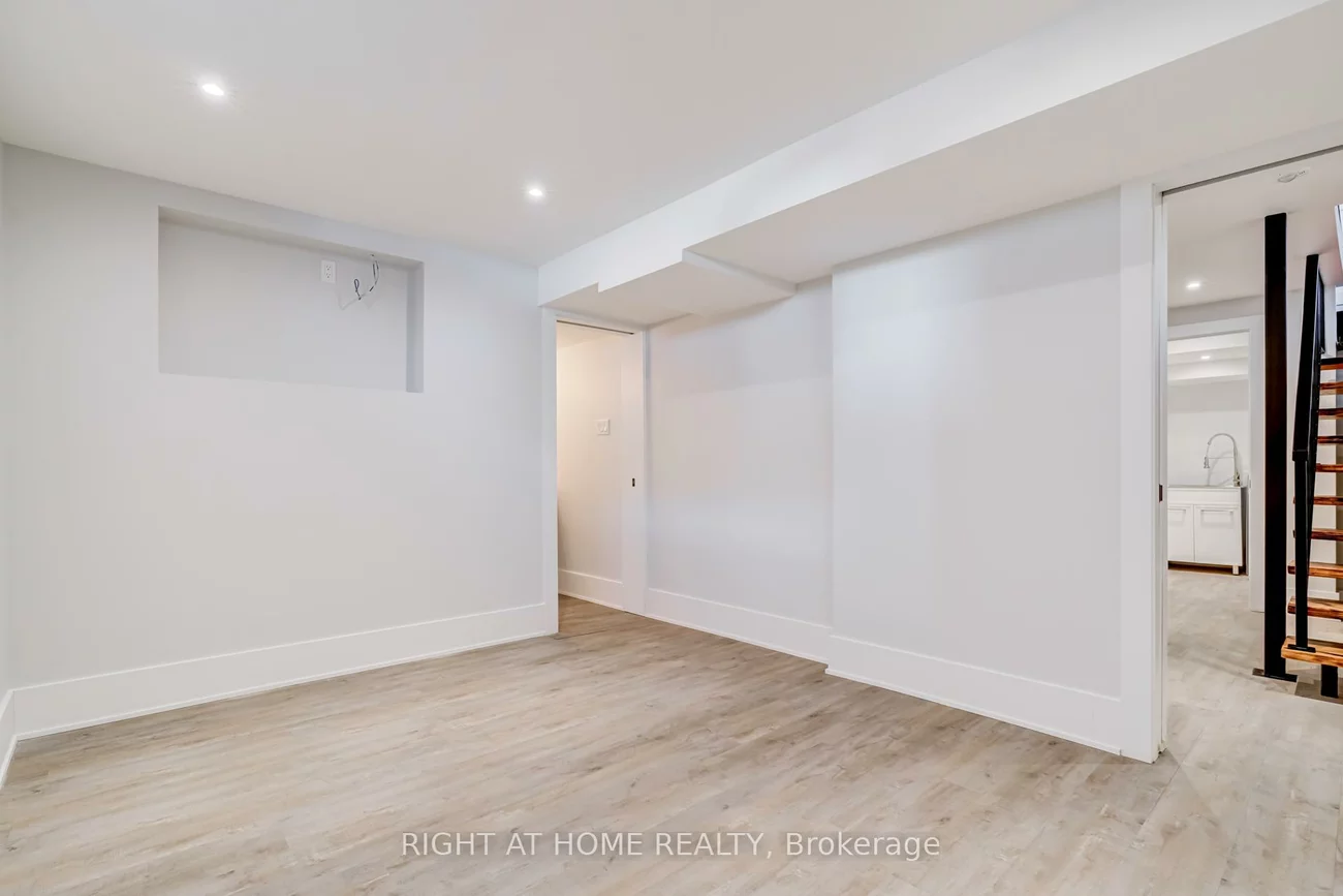 4212, Credit Pointe, East Credit, Mississauga